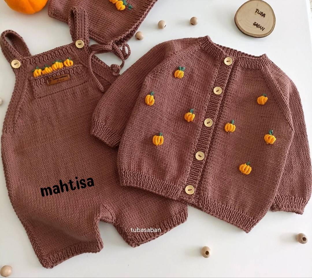 ست ژاکت و رامپر کوتاه